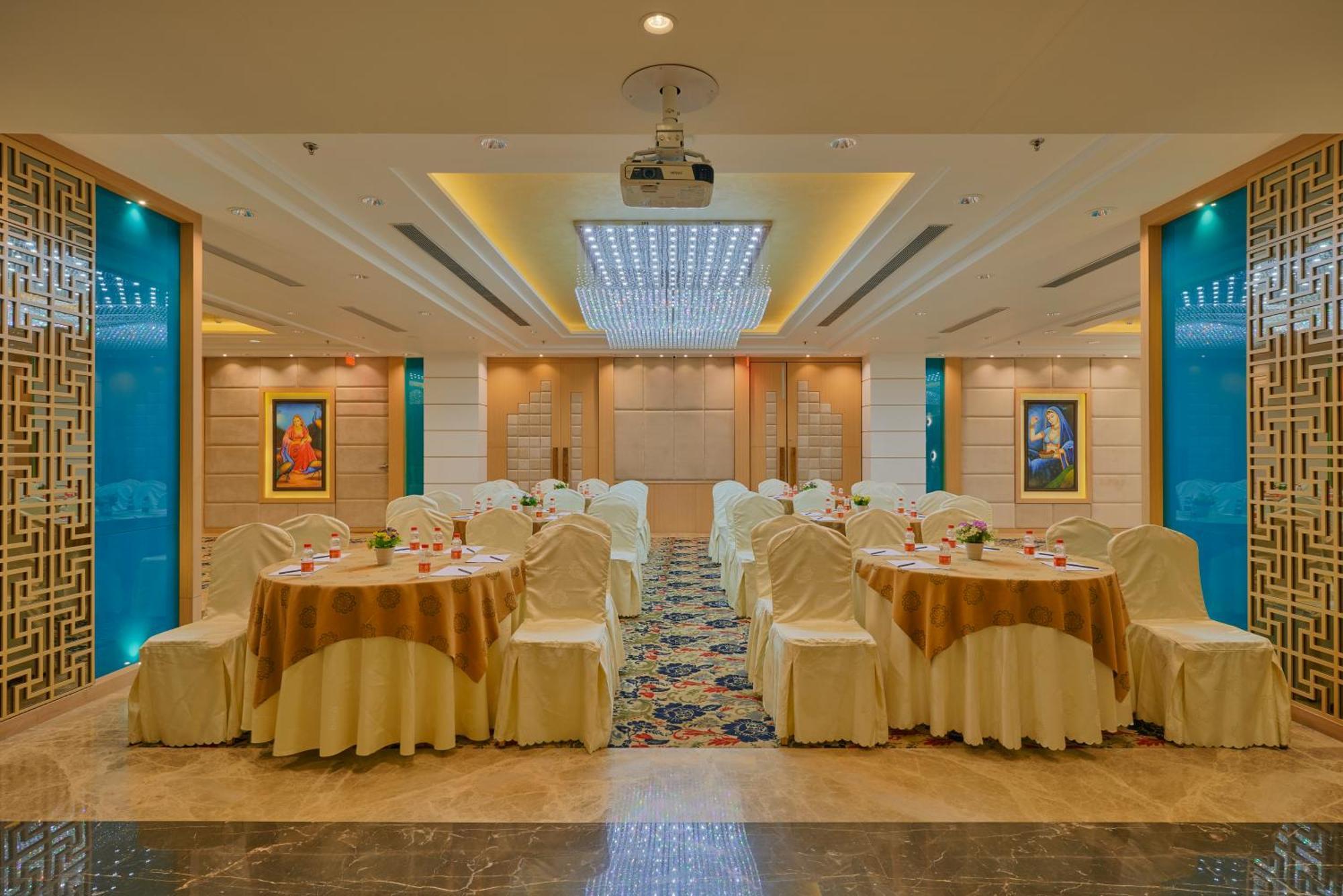 Skk Blu Hotel & Spa Udaipur Exterior photo